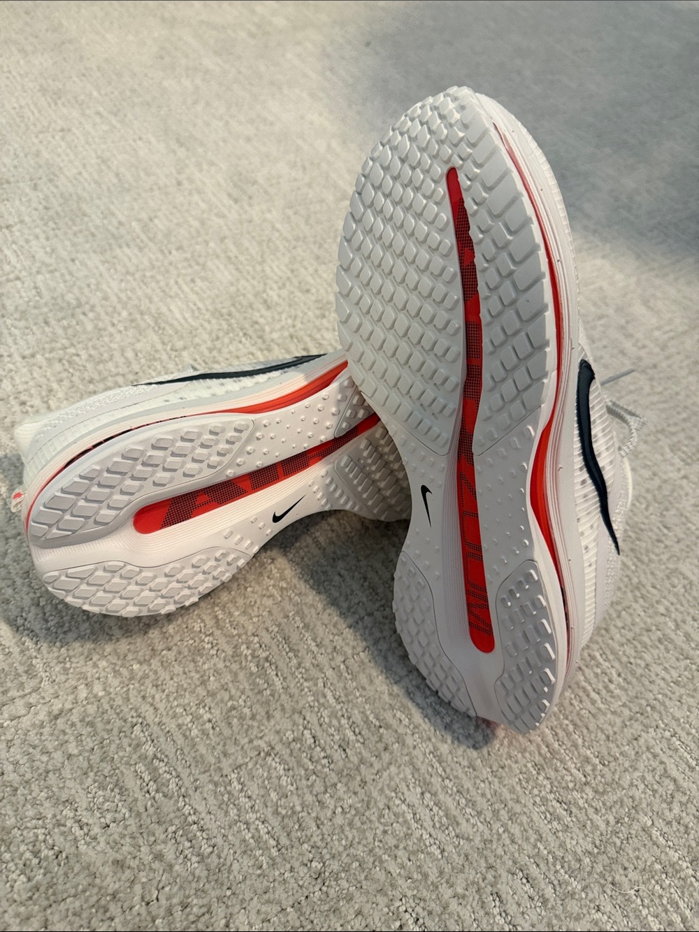 NIKE Pegasus Premium Running Shoes Womens 9 White Bright Crimson Orange - Picture 3 of 4